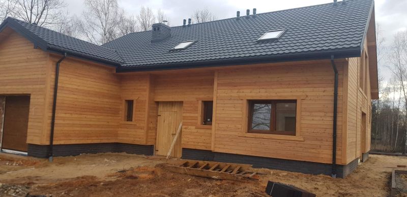 Elewacje z drewna modrzewiowego