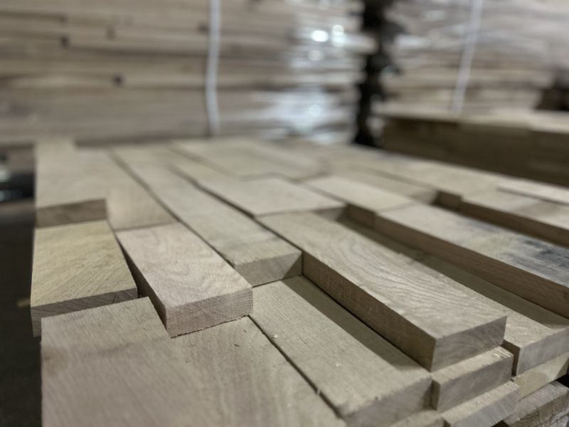 Dębowa Fryza Sucha: Odkryj Siłę Naturalnego Drewna z Naszej Produkcji!